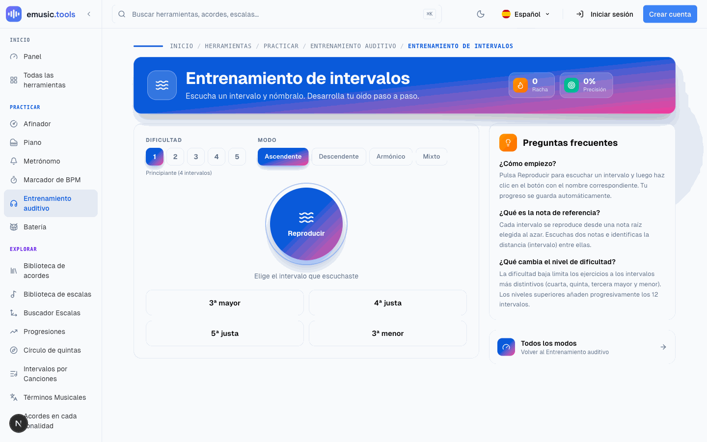 El entrenador de intervalos en dificultad 1, modo ascendente, con cuatro botones de respuesta y un botón Reproducir