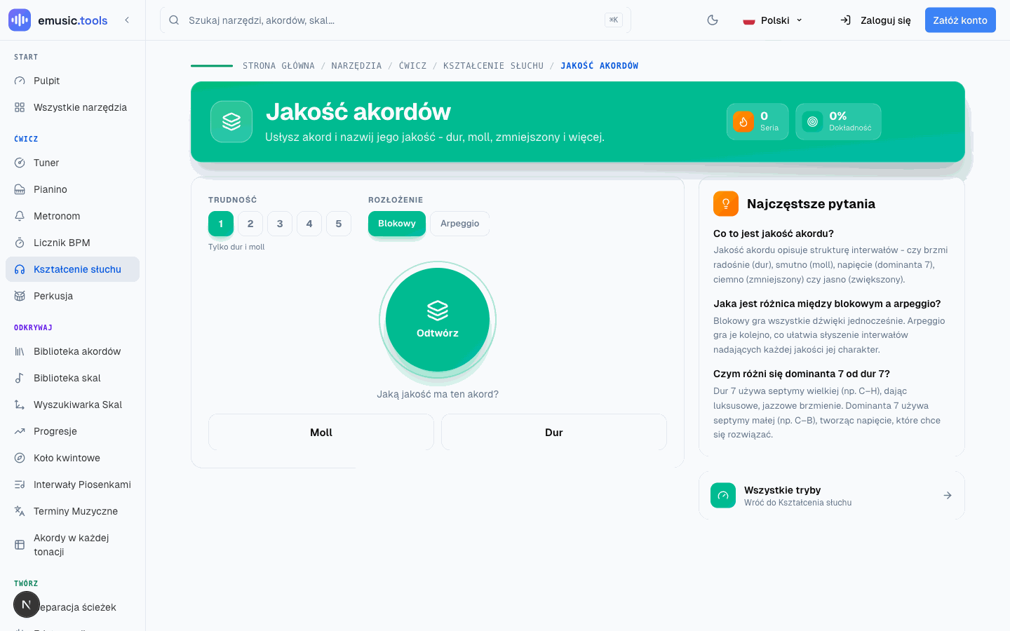 Trener jakości akordów na trudności 1: przełącznik Rozłożenie (Blokowy, Arpeggio), przycisk Odtwórz i dwie odpowiedzi, Dur i Moll