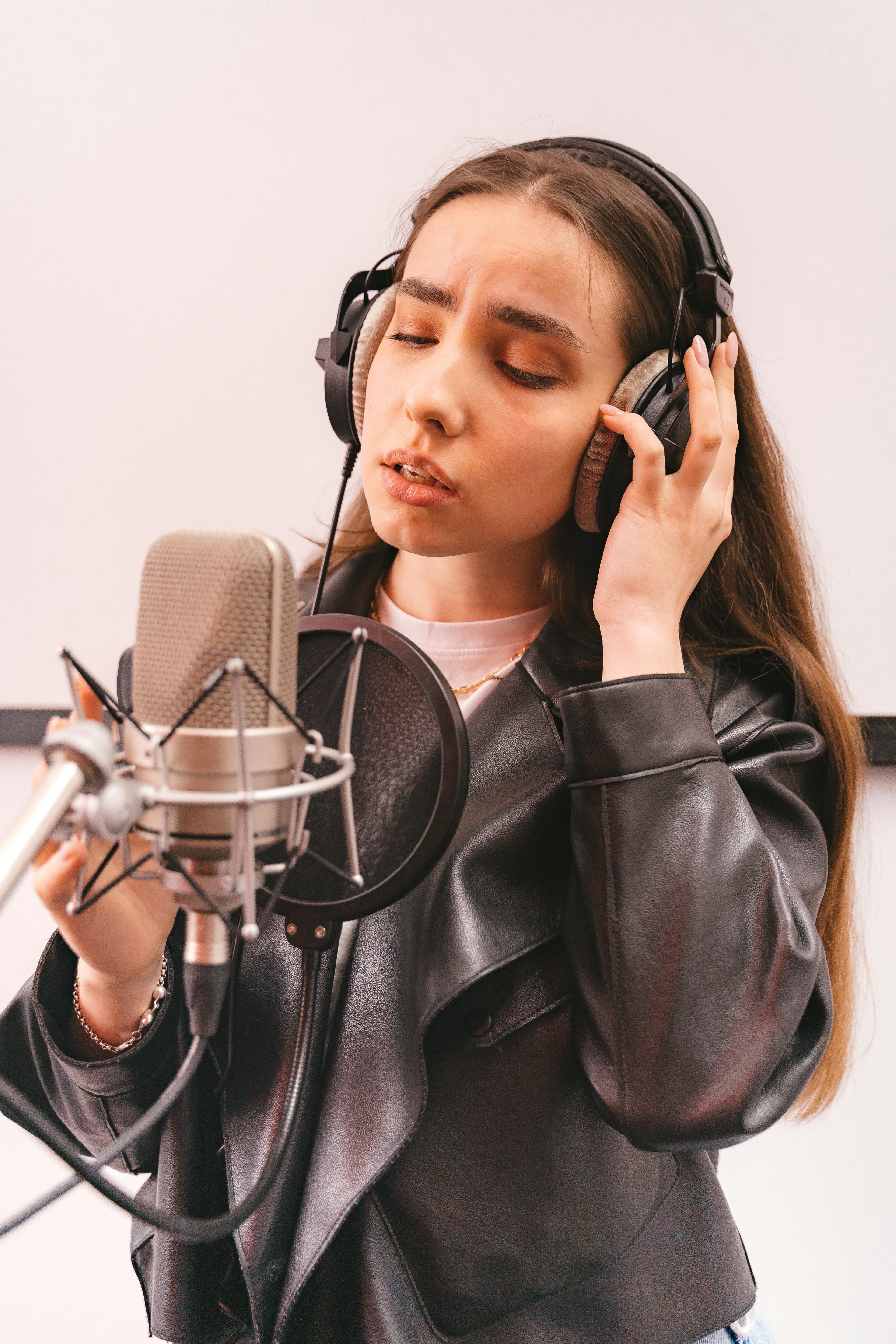 Jak oddzielić wokal od dowolnej piosenki przy użyciu AI (za darmo i w kilka sekund)